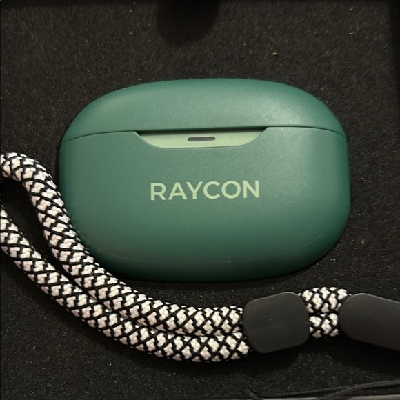 Raycon Earbuds & Case - Picture 4 of 7